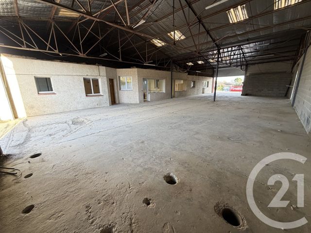 Maison &agrave; louer - 2 pi&egrave;ces - 315 m2 - L Isle Jourdain - 32 - MIDI-PYRENEES