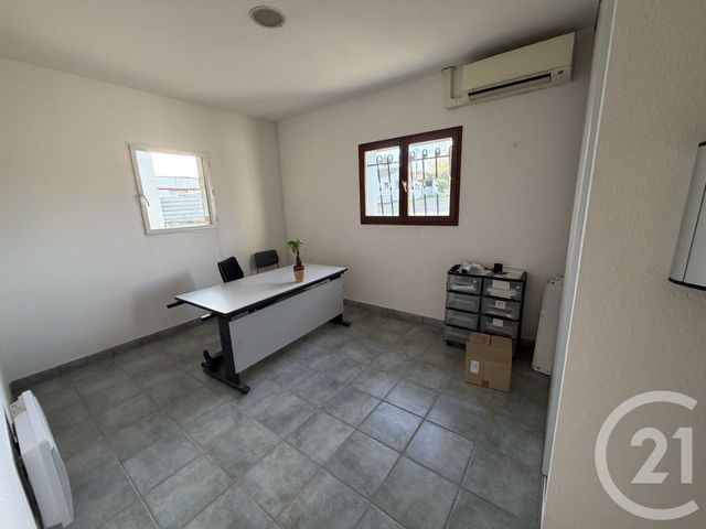 Maison &agrave; louer - 2 pi&egrave;ces - 315 m2 - L Isle Jourdain - 32 - MIDI-PYRENEES