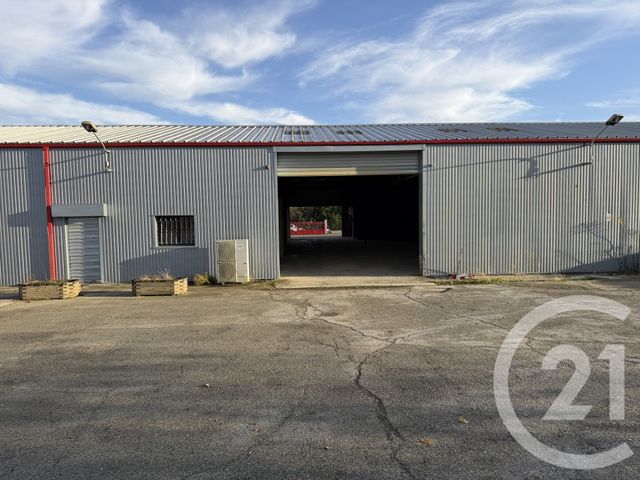 Maison &agrave; louer - 2 pi&egrave;ces - 315 m2 - L Isle Jourdain - 32 - MIDI-PYRENEES