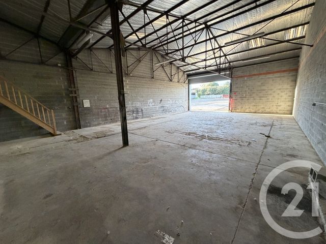 Maison &agrave; louer - 2 pi&egrave;ces - 315 m2 - L Isle Jourdain - 32 - MIDI-PYRENEES