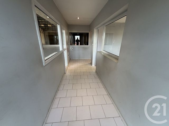 Maison &agrave; louer - 2 pi&egrave;ces - 315 m2 - L Isle Jourdain - 32 - MIDI-PYRENEES