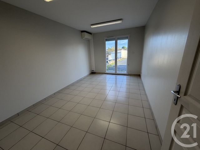 Maison &agrave; louer - 2 pi&egrave;ces - 315 m2 - L Isle Jourdain - 32 - MIDI-PYRENEES