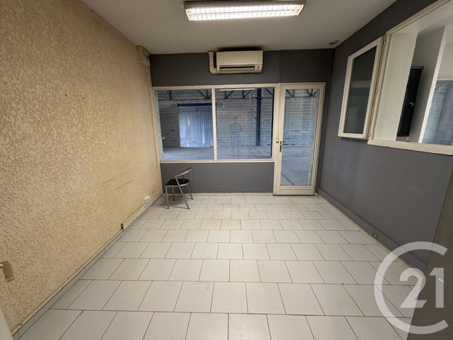 Maison &agrave; louer - 2 pi&egrave;ces - 315 m2 - L Isle Jourdain - 32 - MIDI-PYRENEES