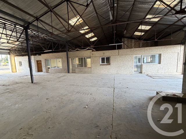 Maison &agrave; louer - 2 pi&egrave;ces - 315 m2 - L Isle Jourdain - 32 - MIDI-PYRENEES