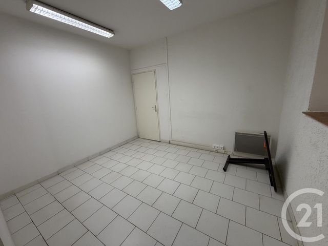 Maison &agrave; louer - 2 pi&egrave;ces - 315 m2 - L Isle Jourdain - 32 - MIDI-PYRENEES