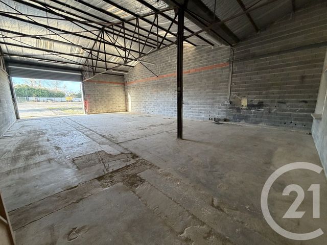 Maison &agrave; louer - 2 pi&egrave;ces - 315 m2 - L Isle Jourdain - 32 - MIDI-PYRENEES