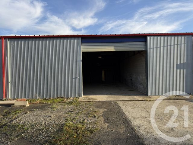 Maison &agrave; louer - 2 pi&egrave;ces - 315 m2 - L Isle Jourdain - 32 - MIDI-PYRENEES