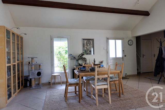 Appartement à louer - 6 pièces - 115 m2 - Bonnelles - 78 - ILE-DE-FRANCE