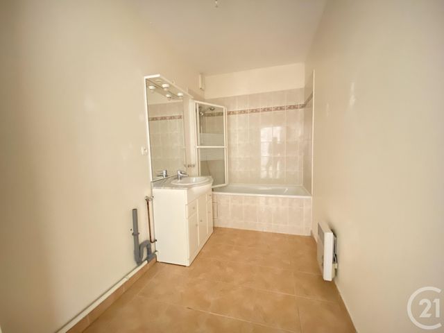 Appartement F3 &agrave; louer - 3 pi&egrave;ces - 80,79 m2 - Forges Les Bains - 91 - ILE-DE-FRANCE