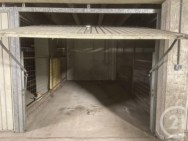 Parking &agrave; louer - 10 m2 - Dourdan - 91 - ILE-DE-FRANCE