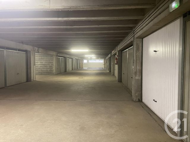 Parking &agrave; louer - 10 m2 - Dourdan - 91 - ILE-DE-FRANCE