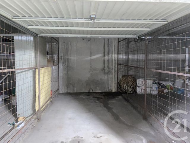 Parking &agrave; louer - 10 m2 - Dourdan - 91 - ILE-DE-FRANCE
