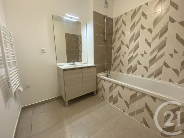 Appartement T3 à vendre - 3 pièces - 70,10 m2 - Clermont L Herault - 34 - LANGUEDOC-ROUSSILLON