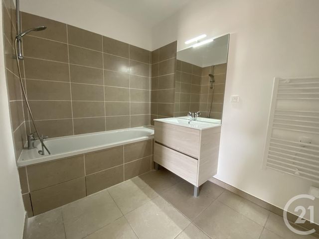 Appartement T3 à vendre - 3 pièces - 67,80 m2 - Clermont L Herault - 34 - LANGUEDOC-ROUSSILLON