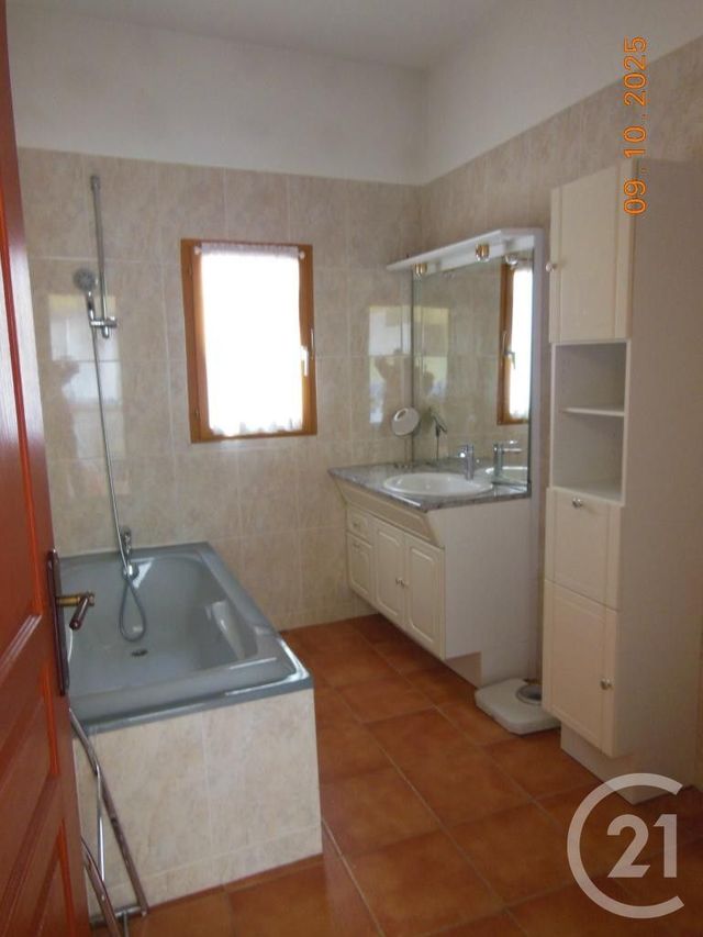 Appartement F4 &agrave; louer - 4 pi&egrave;ces - 100 m2 - Lodeve - 34 - LANGUEDOC-ROUSSILLON