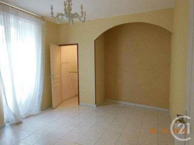 Appartement F4 &agrave; louer - 4 pi&egrave;ces - 100 m2 - Lodeve - 34 - LANGUEDOC-ROUSSILLON