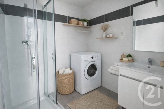 Appartement F3 &agrave; louer - 3 pi&egrave;ces - 40 m2 - Bedarieux - 34 - LANGUEDOC-ROUSSILLON