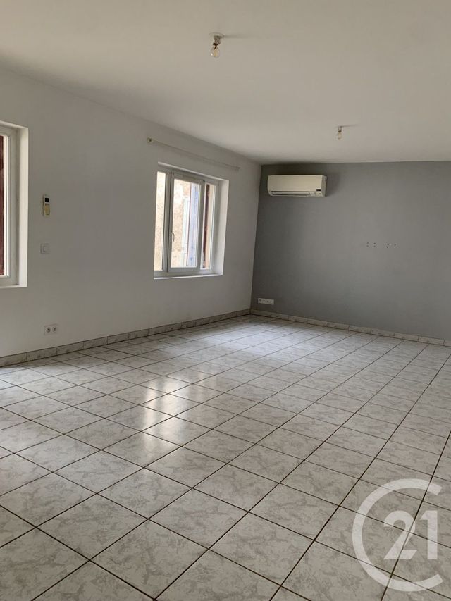 Maison &agrave; louer - 3 pi&egrave;ces - 63,87 m2 - Adissan - 34 - LANGUEDOC-ROUSSILLON