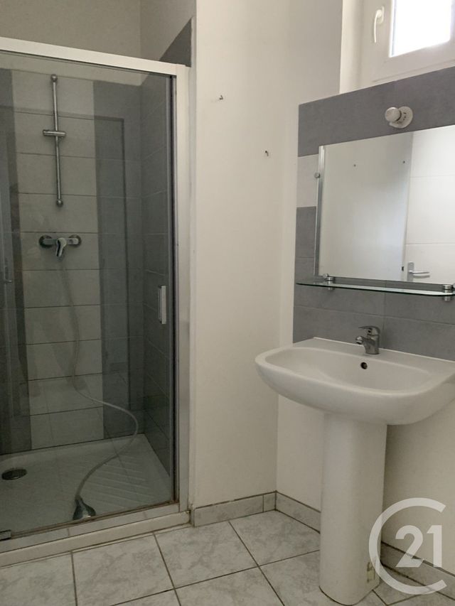 Maison &agrave; louer - 3 pi&egrave;ces - 63,87 m2 - Adissan - 34 - LANGUEDOC-ROUSSILLON