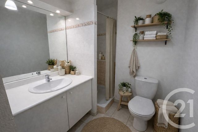 Appartement &agrave; louer - 2 pi&egrave;ces - 31,18 m2 - Clermont L Herault - 34 - LANGUEDOC-ROUSSILLON