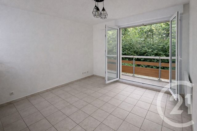 Appartement &agrave; louer - 2 pi&egrave;ces - 31,18 m2 - Clermont L Herault - 34 - LANGUEDOC-ROUSSILLON