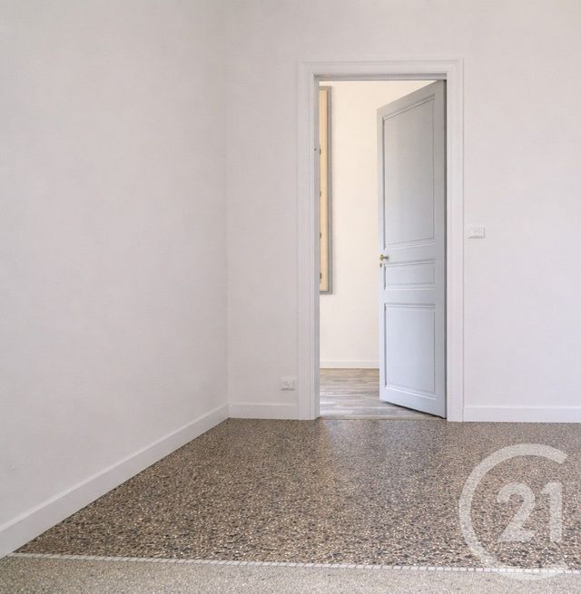 Appartement F4 &agrave; louer - 4 pi&egrave;ces - 120 m2 - Le Pouget - 34 - LANGUEDOC-ROUSSILLON