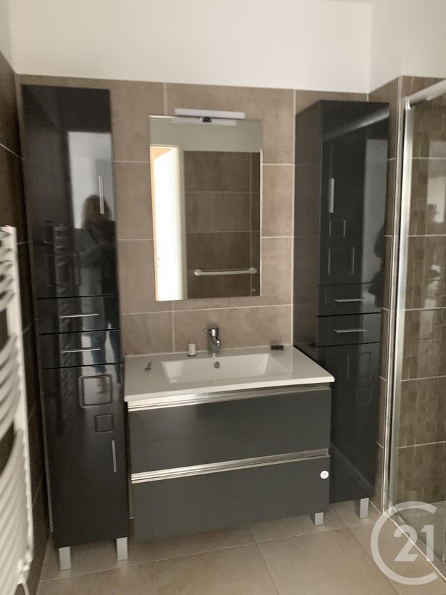 Appartement &agrave; louer - 2 pi&egrave;ces - 39,11 m2 - Clermont L Herault - 34 - LANGUEDOC-ROUSSILLON