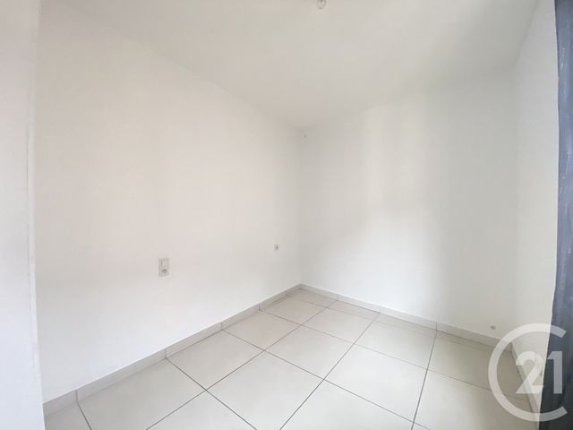 Appartement F3 &agrave; louer - 3 pi&egrave;ces - 40 m2 - Bedarieux - 34 - LANGUEDOC-ROUSSILLON