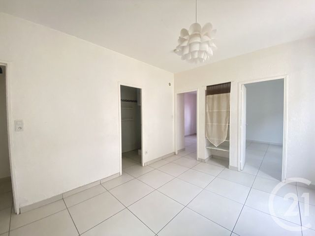 Appartement F3 &agrave; louer - 3 pi&egrave;ces - 40 m2 - Bedarieux - 34 - LANGUEDOC-ROUSSILLON