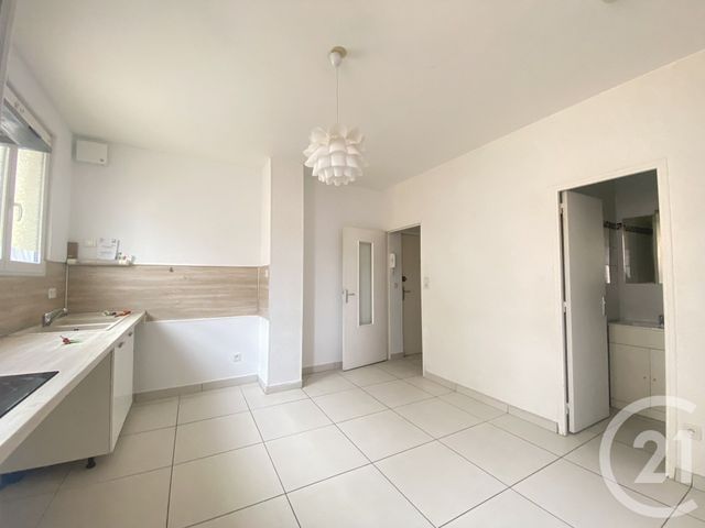 Appartement F3 &agrave; louer - 3 pi&egrave;ces - 40 m2 - Bedarieux - 34 - LANGUEDOC-ROUSSILLON