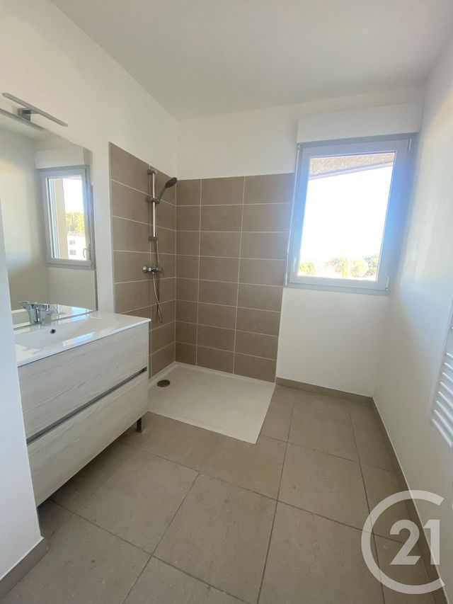 Appartement F2 &agrave; louer - 2 pi&egrave;ces - 45,30 m2 - Clermont L Herault - 34 - LANGUEDOC-ROUSSILLON
