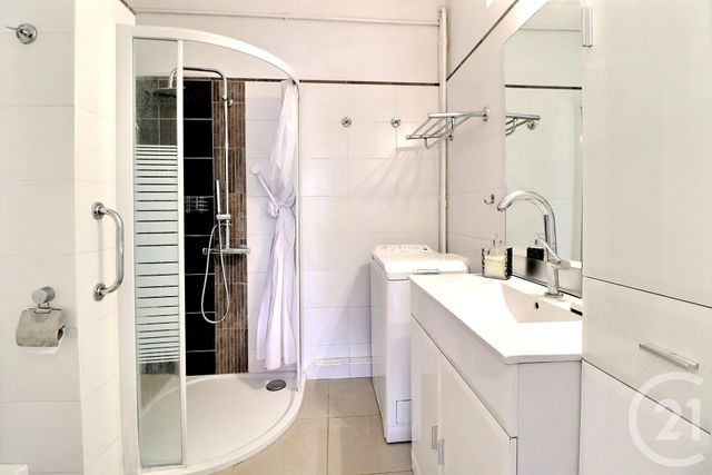 Appartement T3 à vendre - 3 pièces - 52,83 m2 - St Raphael - 83 - PROVENCE-ALPES-COTE-D-AZUR