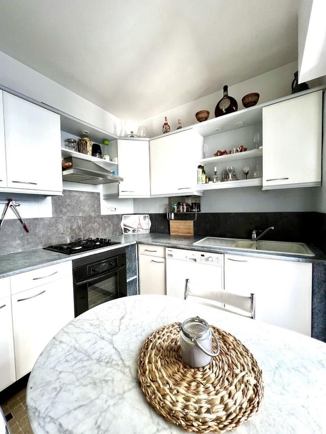 Appartement T3 à vendre - 3 pièces - 52,83 m2 - St Raphael - 83 - PROVENCE-ALPES-COTE-D-AZUR