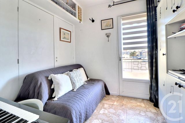 Appartement T3 à vendre - 3 pièces - 52,83 m2 - St Raphael - 83 - PROVENCE-ALPES-COTE-D-AZUR