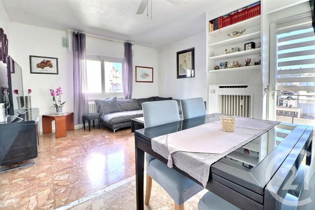 Appartement T3 à vendre - 3 pièces - 52,83 m2 - St Raphael - 83 - PROVENCE-ALPES-COTE-D-AZUR