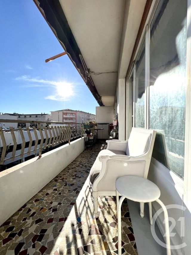 Appartement T3 à vendre - 3 pièces - 52,83 m2 - St Raphael - 83 - PROVENCE-ALPES-COTE-D-AZUR