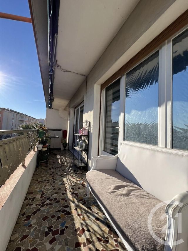 Appartement T3 à vendre - 3 pièces - 52,83 m2 - St Raphael - 83 - PROVENCE-ALPES-COTE-D-AZUR
