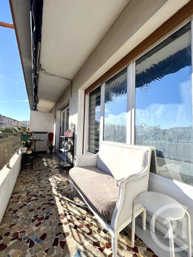 Appartement T3 à vendre - 3 pièces - 52,83 m2 - St Raphael - 83 - PROVENCE-ALPES-COTE-D-AZUR