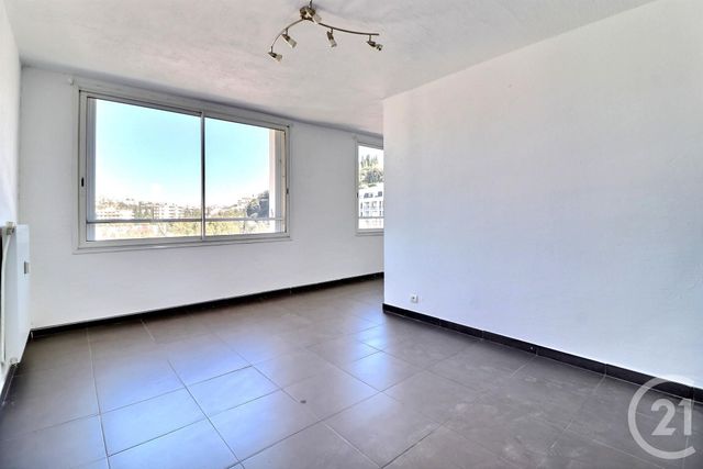 Appartement T4 à vendre - 4 pièces - 63,66 m2 - St Raphael - 83 - PROVENCE-ALPES-COTE-D-AZUR