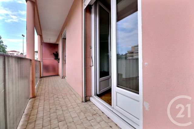 Appartement T3 à vendre - 3 pièces - 64,39 m2 - St Raphael - 83 - PROVENCE-ALPES-COTE-D-AZUR