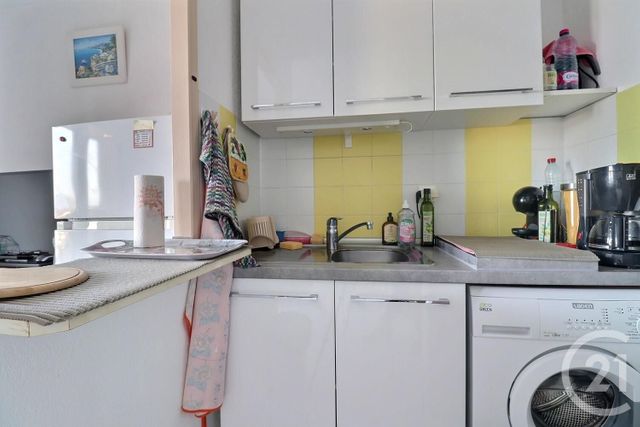 Appartement T2 à vendre - 2 pièces - 30,73 m2 - Frejus - 83 - PROVENCE-ALPES-COTE-D-AZUR