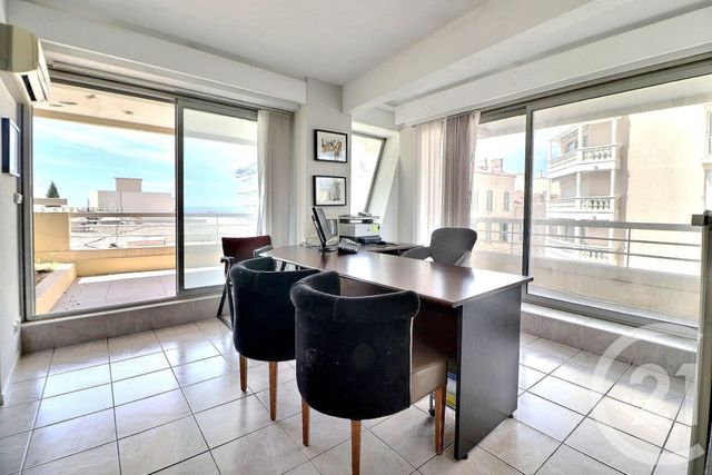 Appartement T3 à vendre - 3 pièces - 47,84 m2 - St Raphael - 83 - PROVENCE-ALPES-COTE-D-AZUR