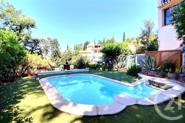 Maison à vendre - 8 pièces - 148 m2 - Frejus - 83 - PROVENCE-ALPES-COTE-D-AZUR