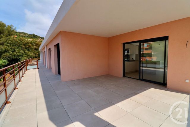 Appartement T4 à vendre - 4 pièces - 98 m2 - St Raphael - 83 - PROVENCE-ALPES-COTE-D-AZUR