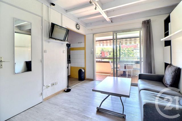 Appartement T3 à vendre - 3 pièces - 44 m2 - Frejus - 83 - PROVENCE-ALPES-COTE-D-AZUR