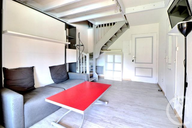 Appartement T3 à vendre - 3 pièces - 44 m2 - Frejus - 83 - PROVENCE-ALPES-COTE-D-AZUR