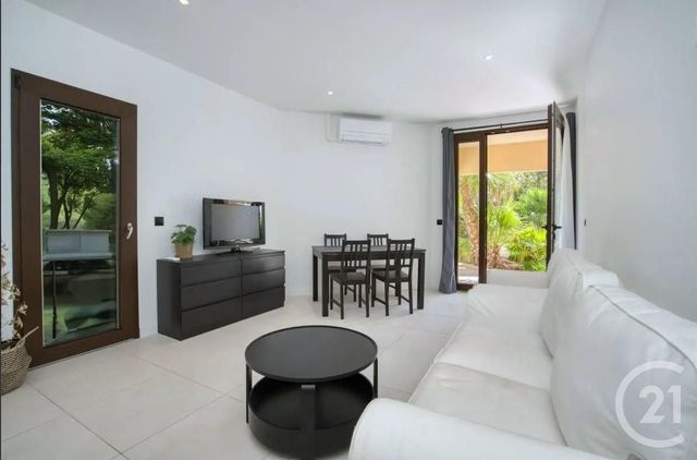 Appartement T3 à vendre - 3 pièces - 50 m2 - Frejus - 83 - PROVENCE-ALPES-COTE-D-AZUR