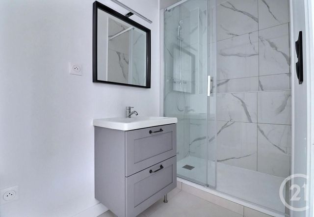 Appartement T2 à vendre - 2 pièces - 26,08 m2 - Frejus - 83 - PROVENCE-ALPES-COTE-D-AZUR