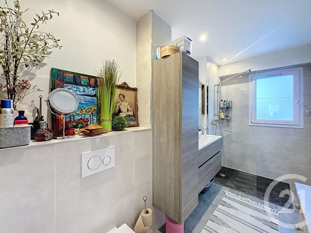 Appartement T3 à vendre - 3 pièces - 73,02 m2 - St Raphael - 83 - PROVENCE-ALPES-COTE-D-AZUR