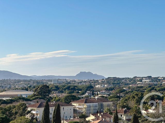 Appartement T3 à vendre - 3 pièces - 73,02 m2 - St Raphael - 83 - PROVENCE-ALPES-COTE-D-AZUR